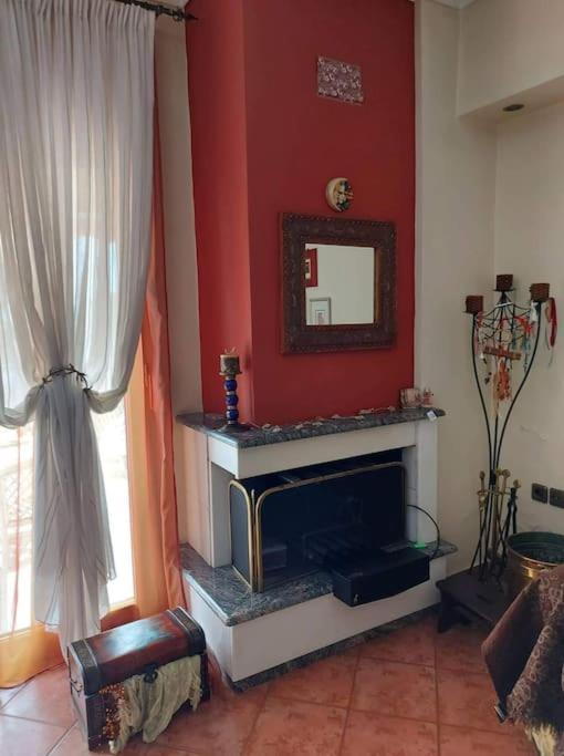 Όμορφο, Άνετο Ζεστά Διακοσμημένο Διαμέρισμα テルミ エクステリア 写真