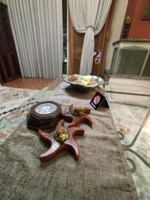 Όμορφο, Άνετο Ζεστά Διακοσμημένο Διαμέρισμα テルミ エクステリア 写真